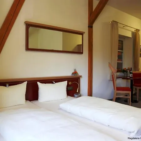 Und Restaurant Am Peenetal 4* 리에펜