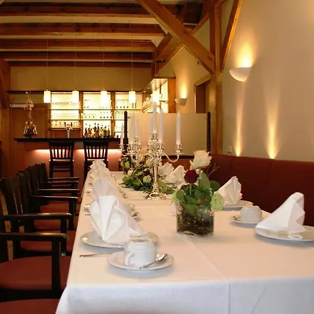 Und Restaurant Am Peenetal Hotel Liepen (Neetzow-Liepen)