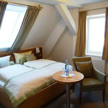 호텔 Und Restaurant Am Peenetal 4*